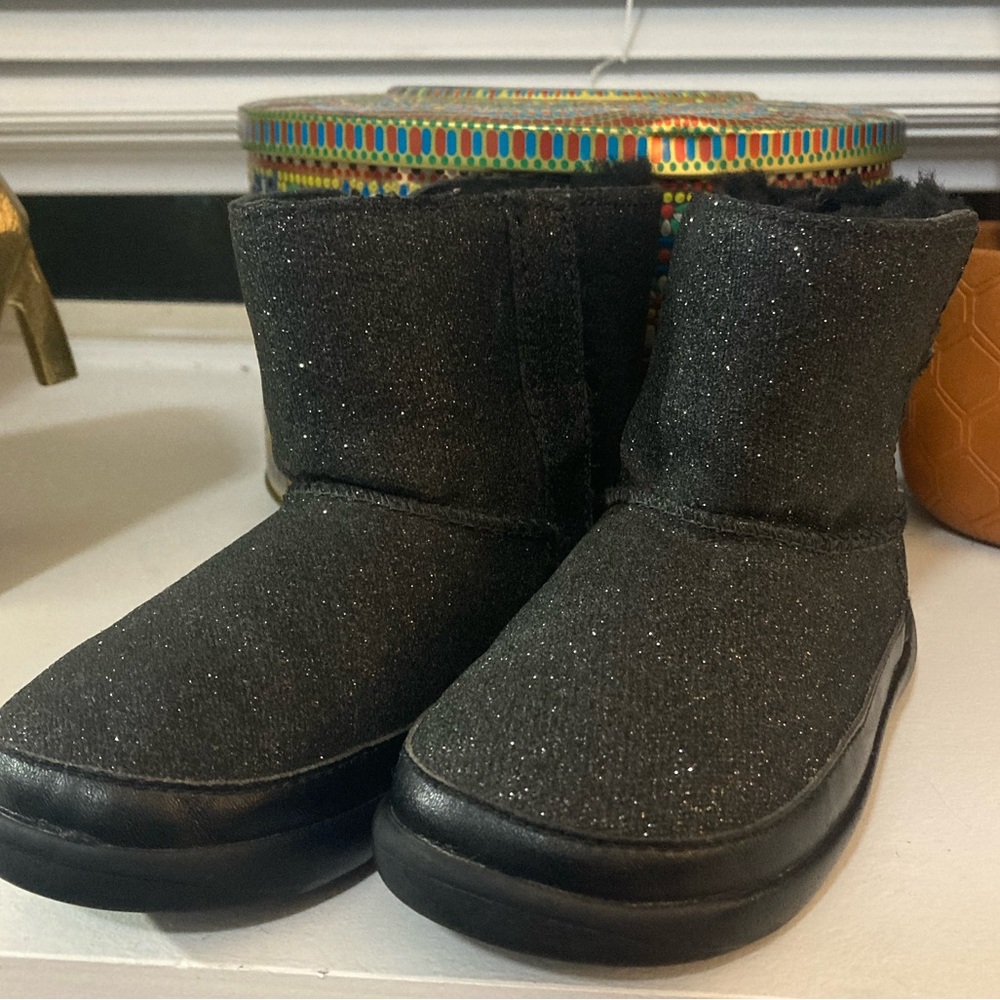 UGGs, black sparkle, girls booties size 9